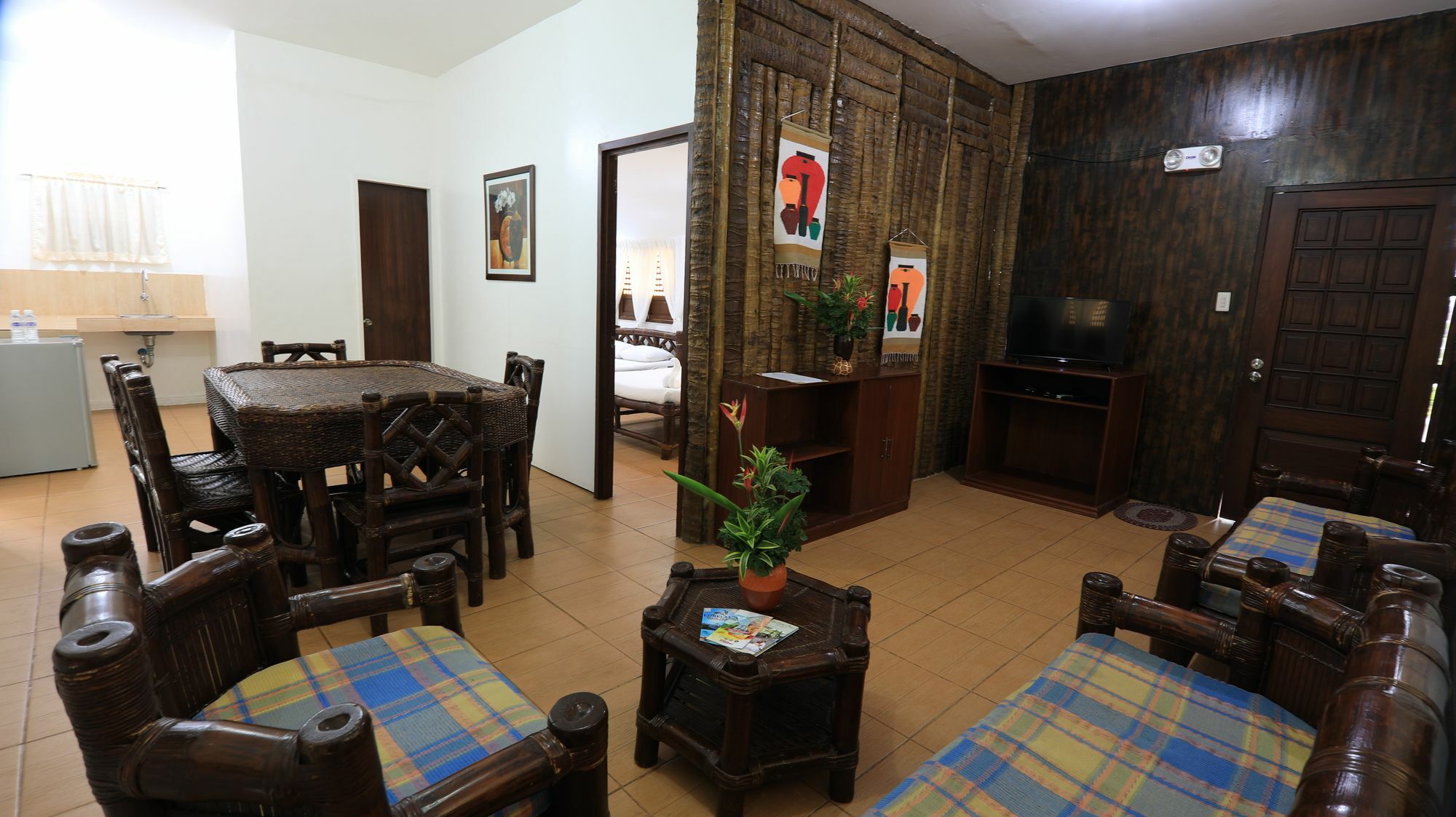 Loreland Farm Resort Антиполо Экстерьер фото